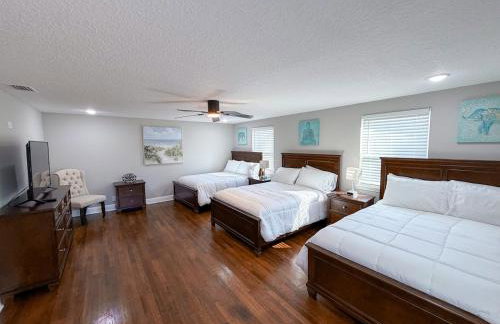 Jax 5BR Family Paradise -Hot Tub-Game Room-Patio- - Photo 7