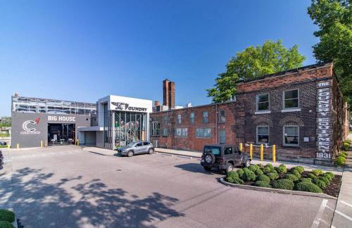 Riverfront Retreat - 2 Units - 3BR - Free Parking - Foto 28