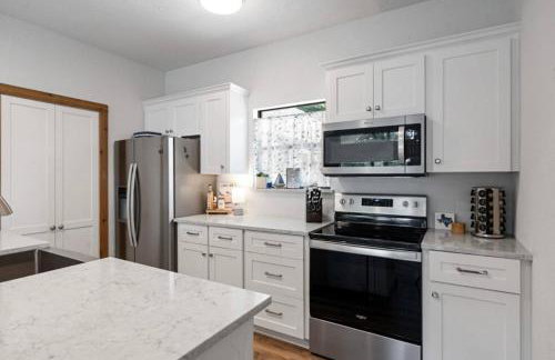 Lakeview Oasis with Patio, Dock & Black-stone Griddle - Foto 30