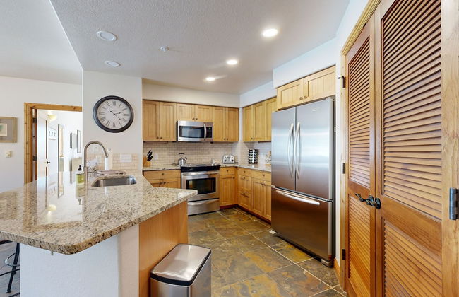 Torian Plum Condominiums - Foto 48