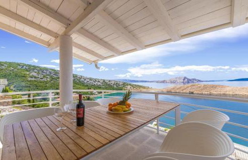 Lovely Apartment In Lukovo With Wifi - Foto 8