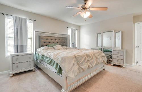 Spacious Family Getaway with Yard in Kalamazoo! - Foto 14