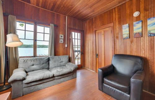 Sandy Beach and Sunset Views Cedarville Cabin 3! - Foto 5