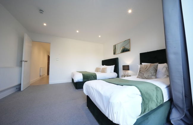 Heathrow Charge and Go - Photo 28