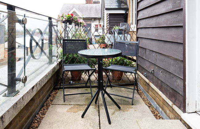 Velvet 1-bedroom Apartment With Balcony, Hoddesdon - Foto 50