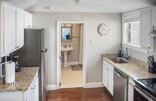 Old Dauphin Way Historic Home - Unit 1 - Photo 6