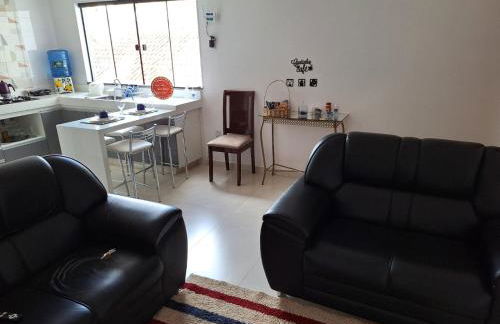 Privacidade para sua família e grupos em um só lugar-2 quartos- melhor custo-benefício, garagem, sala com cozinha integrada, aconchegante, ambiente moderno e funcional, wi-fi veloz gratuito, próximo ao Parque das Águas-Calçadão e tudo que a cidade oferece - Foto 18