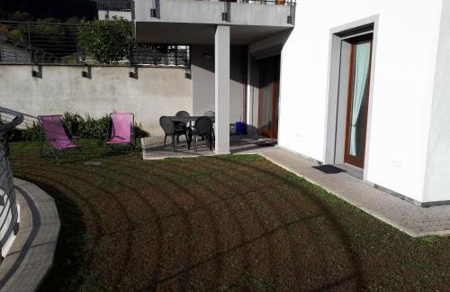 Green & Lake Home - Photo 7