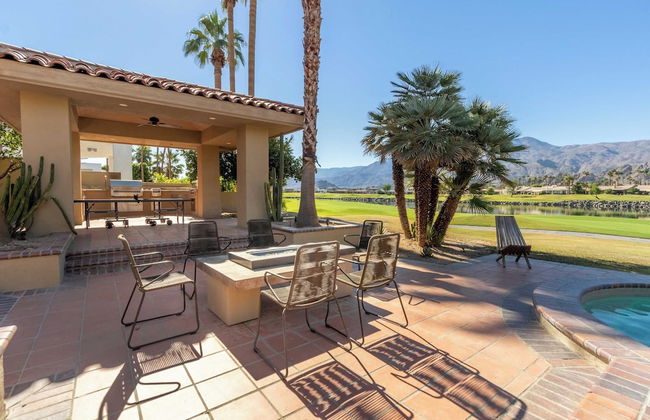 Moonshine by Avantstay Modern & Stylish Estate w/ Bar, Fire Pit & Hot Tub 5 bd - Foto 33