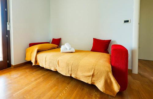 GuestHost - Bright Apartment with Terrace - Photo 19