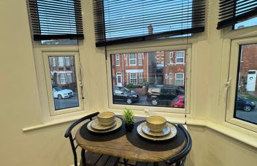 2 Bedroom Home with Free Parking & Fast Wi-Fi - Foto 8