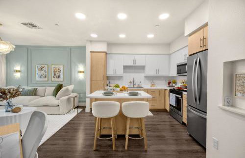 Luxury 1BR Newport Beach Condo with Pool and Gym - Foto 23