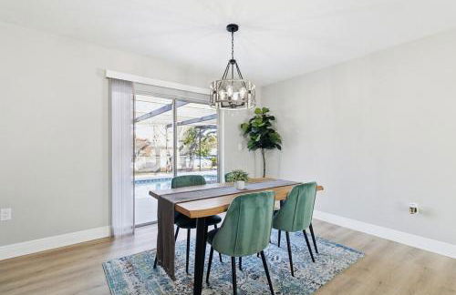 Luxury getaway, relax, and recharge! Tropical Florida Getaway Heated Pool Extra Fee - Foto 6