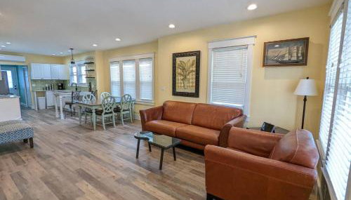 Bayside Bungalow-Updated Home Near the Bay & Beach - Foto 3