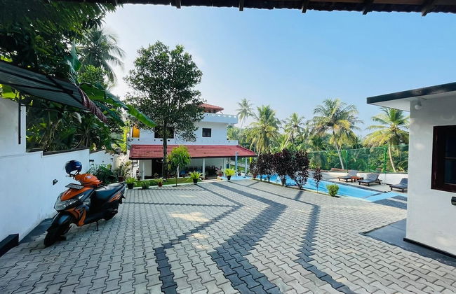 Villa Talpe Inviting 5 Bedrooms & Massage Pool - Photo 29