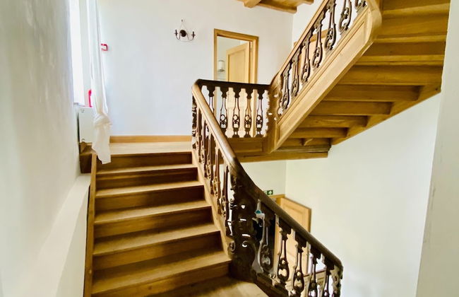 Elegant Hillside Mansion - Photo 30