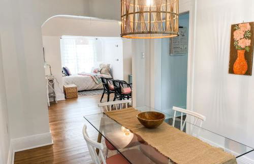 Adorable 1BR Apt. w KING bed 1 m. to square - Foto 30