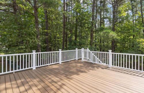 Lake Escape Family & Pet Friendly with Dock Access - Photo 10