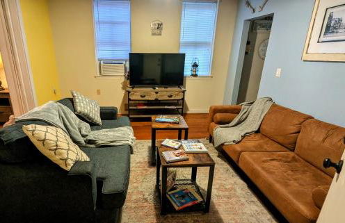 Relaxing Rustic Oasis, Unit A - 6 minute walk to Downtown! Pet-friendly & Cyclists Welcome! - Foto 23
