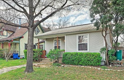 Quaint Austin Home with Yard about 5 Mi to Downtown! - Photo 23