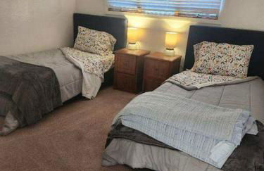 Southwestern charm - minutes from everything 3/2 - Foto 16