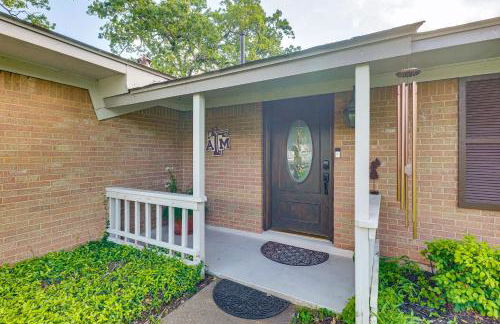 Lovely Bryan Home with Deck - 4 Mi to Kyle Field! - Foto 30