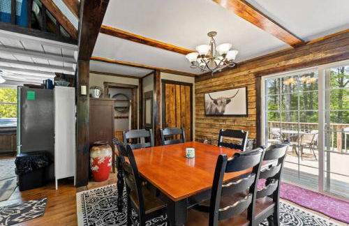 Knotty By Nature- Pet Friendly, Firepit, 150 Acres - Foto 14