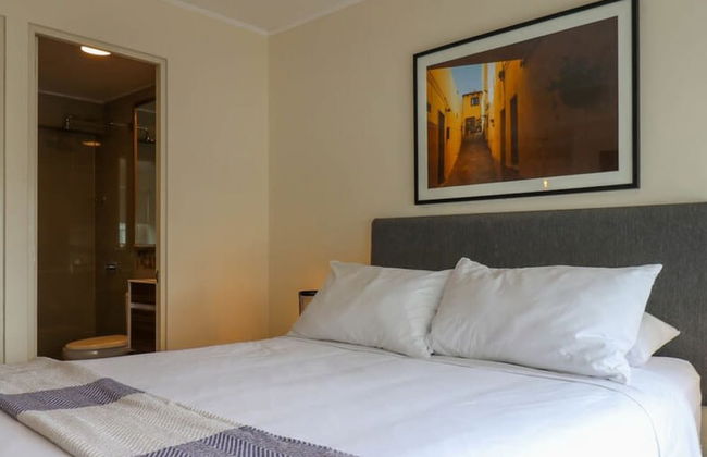 w Great 1BR With Balcony in Luxurious Building - Foto 2