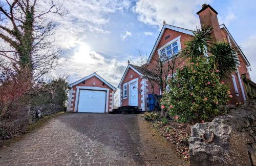 Unbeatable Llanberis Location, Detached with Parking, Snowdon Views. - Photo 1