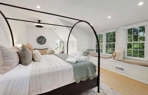 Tovey House-Walk to Downtown and Campus - Photo 32