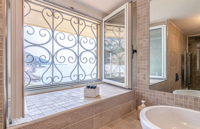 2 bedroom Apartment in Ventimiglia with swimming pool and garden - Photo 5