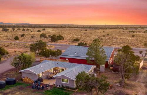 25 Min to Grand Canyon Shuffleboard Fire Pit - Foto 2