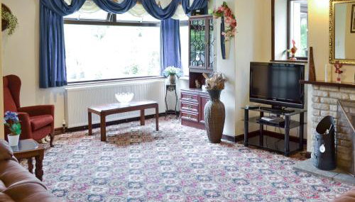 Coombe End Cottage - Photo 3