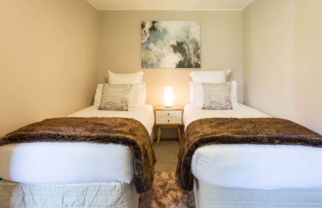 Large Distinctive AND Spacious Family Home - Foto 2