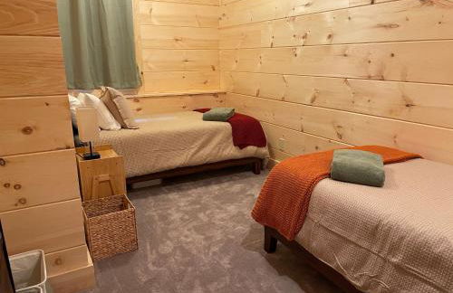 Creekside Getaway - King Bed - Full Kitchen - Foto 32