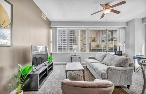 Luxury High-rise Condo w/ Views! Heart of Downtown - Photo 10