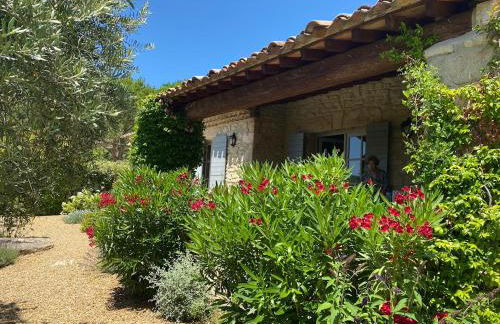 In Gordes, facing the entire Luberon Park a beautiful 5 bedrooms house - Photo 34