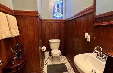 Large Historical Home for Groups Walk to Downtown! - Foto 55