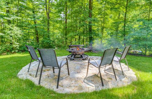 Hot Tub and Deck Cabin Hideaway in Brown County - Foto 22