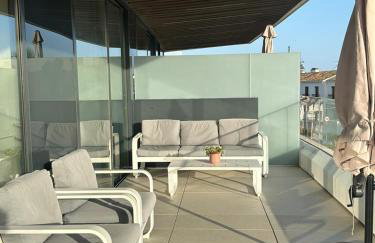 Luxury complex beachfront apartment, infinity pool, sauna, gym and large terrace - Foto 27