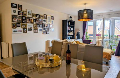 Modern 2 bedroom Flat with Parking Balcony and WiFi - Foto 5