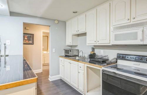 Elegant 5BR Retreat Pool & Yard - Foto 37