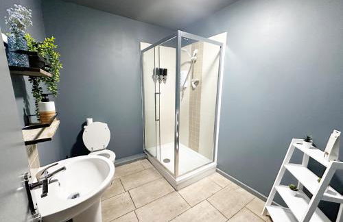 Oak Suite - 2 Bed - Sleeps 4 - Central Blackpool - Foto 6