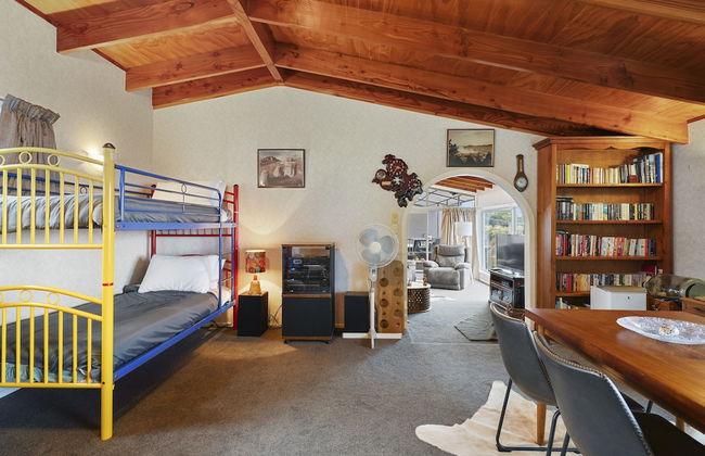 Lakeview Escape with spa - sauna - patio - Photo 14