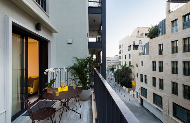 Contemporary & Texture-Rich Hideaway - Foto 36