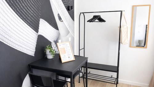 La Villa Blanche Appart hôtel - Foto 5, wardrobe