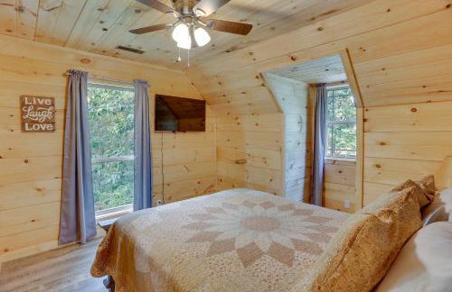 Mtn-View Gem Flat Rock Retreat with Deck and Grill! - Foto 19