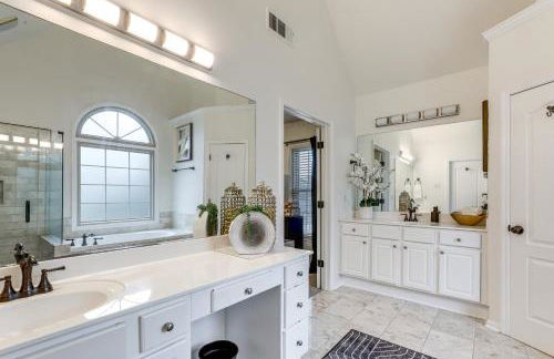 Modern Stone Mountain Home with Spacious Deck, Grill - Foto 18