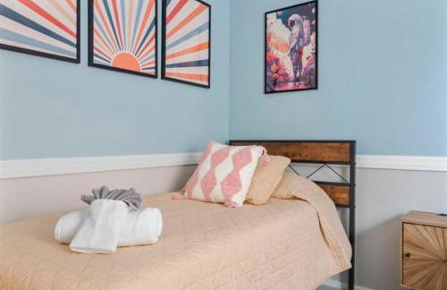 Sunkissed Private Pool 3BR Oasis w Outdoor Lounge - Foto 29