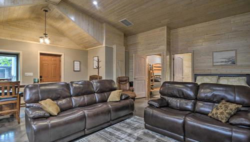 Modern Arcadia Farmhouse on 80 Acres with Fire Pit! - Foto 5